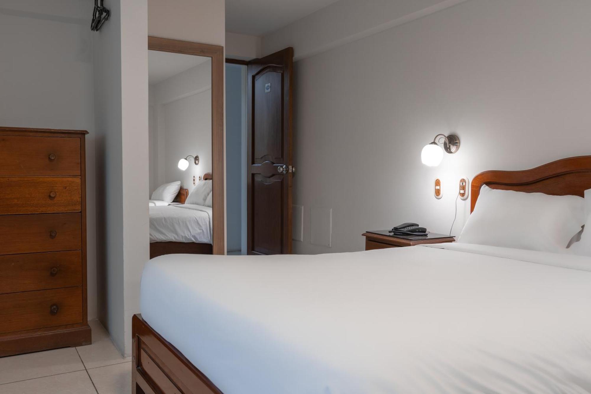 Hotel Alexander Trujillo Habitación foto