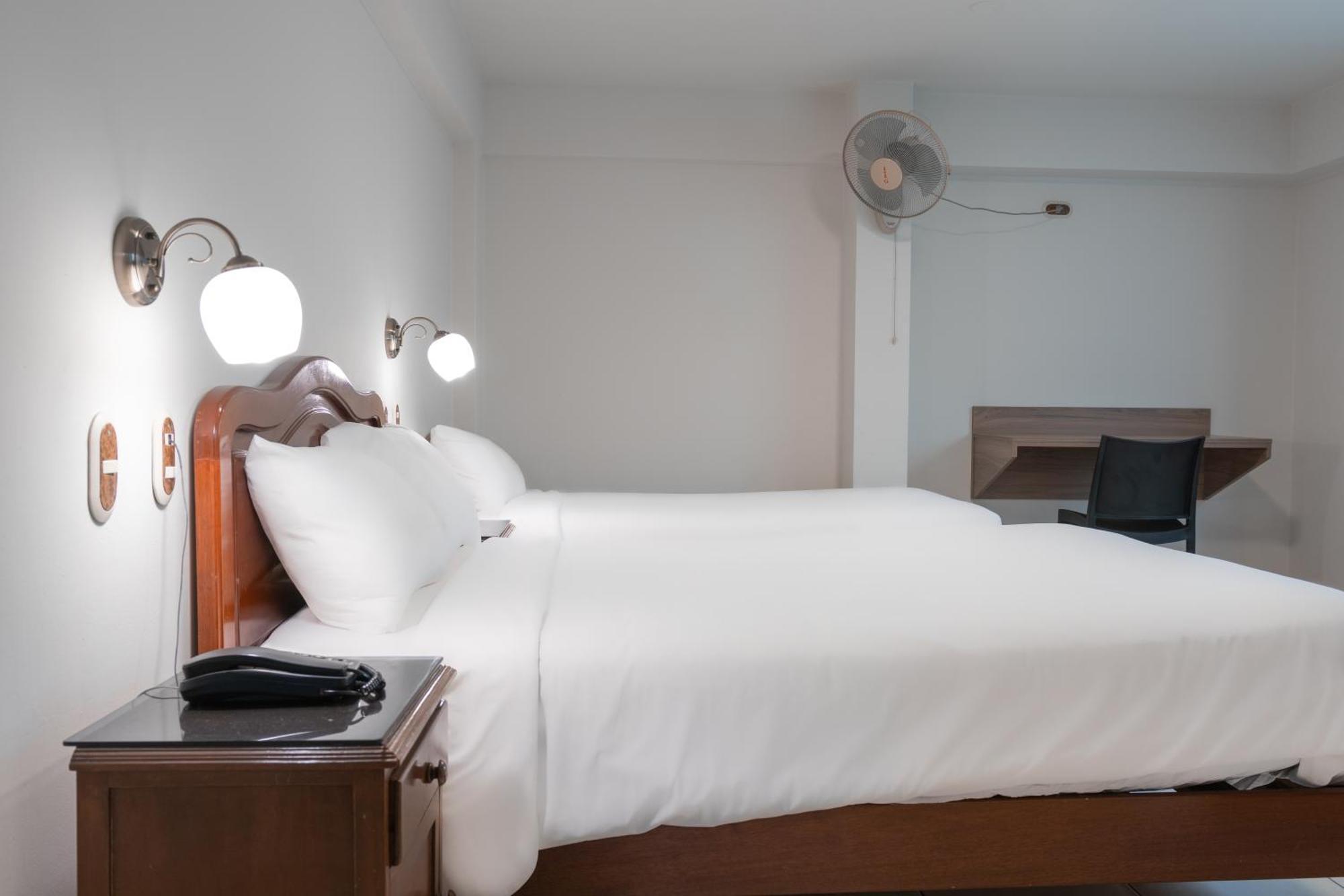 Hotel Alexander Trujillo Habitación foto