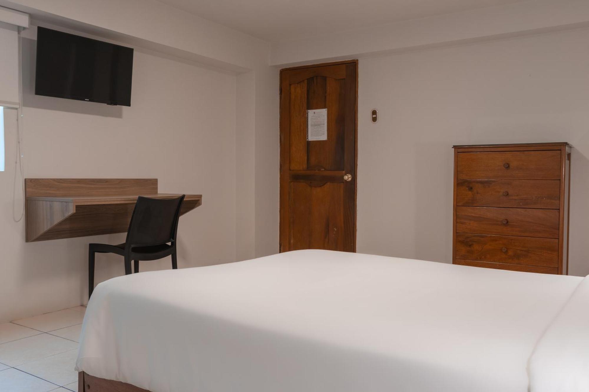 Hotel Alexander Trujillo Habitación foto